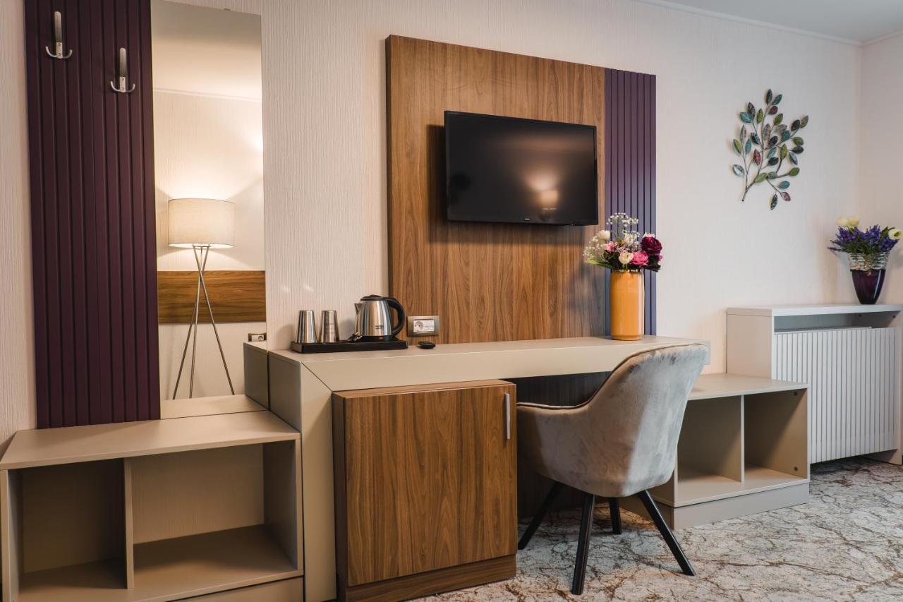 Hotel Bloom Caciulata Luaran gambar